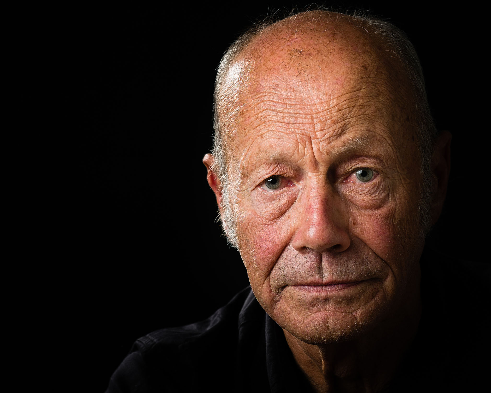 Portrait_Richard_Studio_Black_Background